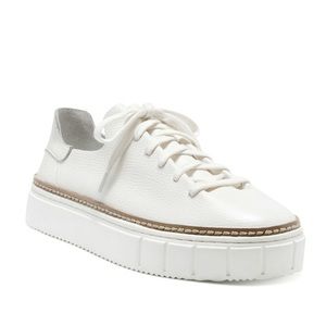 NEW - Vince Camuto Rezelli White Sneakers size 8.5
